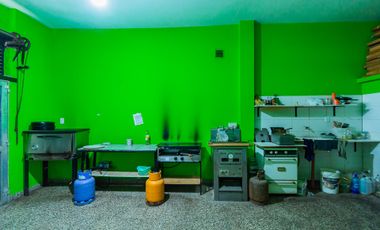 Locales comerciales lote prop venta Casanova centr