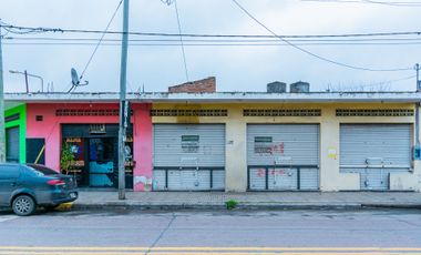Locales comerciales lote prop venta Casanova centr