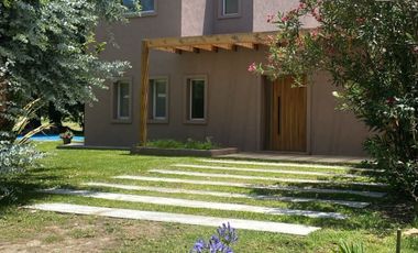 VENTA CASA INDIO CUA GOLF, EXALTACION DE LA CRUZ