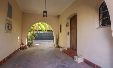 EXCELENTE CASA  EN  EL MEJOR LUGAR DE SAN ISIDRO