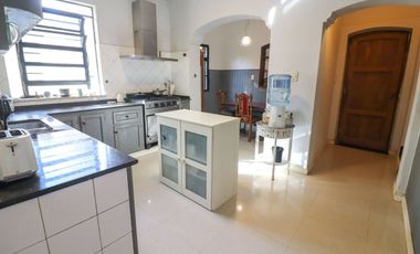 EXCELENTE CASA  EN  EL MEJOR LUGAR DE SAN ISIDRO