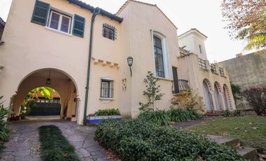 EXCELENTE CASA  EN  EL MEJOR LUGAR DE SAN ISIDRO