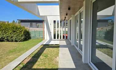 CASA EN VENTA COSTA ESMERALDA SECTOR DEPORTIVO