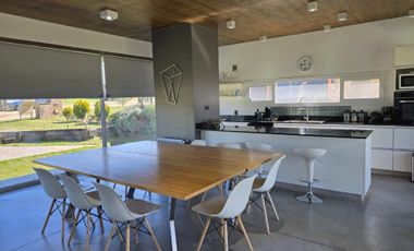 CASA EN VENTA COSTA ESMERALDA SECTOR DEPORTIVO
