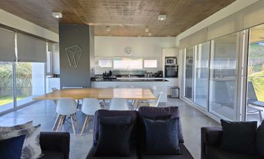 CASA EN VENTA COSTA ESMERALDA SECTOR DEPORTIVO