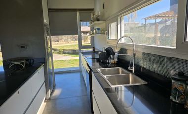 CASA EN VENTA COSTA ESMERALDA SECTOR DEPORTIVO
