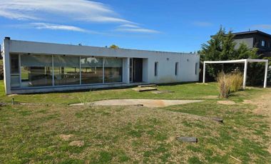 CASA EN VENTA COSTA ESMERALDA SECTOR DEPORTIVO