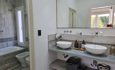 CASA EN VENTA COSTA ESMERALDA SECTOR DEPORTIVO
