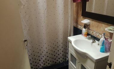 CASA 3 AMB +5 DPTOS.DE 2 AMB.EN VENTA SAN MIGUEL