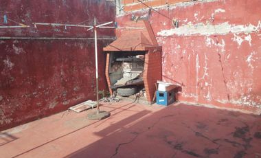 CASA 3 AMB +5 DPTOS.DE 2 AMB.EN VENTA SAN MIGUEL