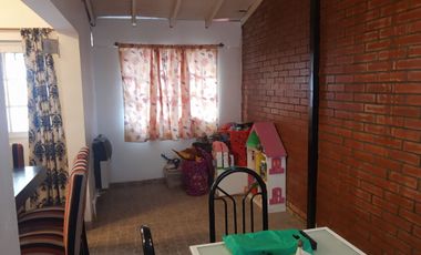 CASA 3 AMB +5 DPTOS.DE 2 AMB.EN VENTA SAN MIGUEL