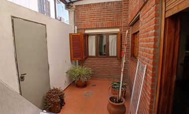 VENTA PH 4 AMb EN GERLI CON PATIO GARAGE Y TERRAZA