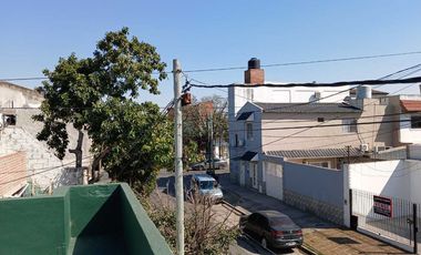 VENTA PH 4 AMb EN GERLI CON PATIO GARAGE Y TERRAZA