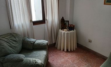 VENTA PH 4 AMb EN GERLI CON PATIO GARAGE Y TERRAZA