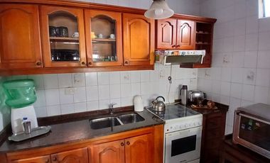 VENTA PH 4 AMb EN GERLI CON PATIO GARAGE Y TERRAZA
