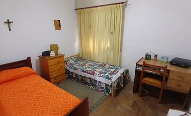 VENTA PH 4 AMb EN GERLI CON PATIO GARAGE Y TERRAZA