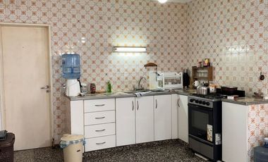 CASA EN VENTA EN PEHUAJÓ CON GALPÓN
