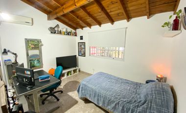 VENTA CASA 5 AMBIENTES TIGRE C/ JARDIN - PERMUTA