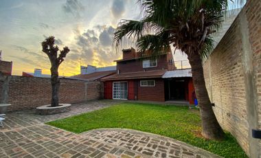 VENTA CASA 5 AMBIENTES TIGRE C/ JARDIN - PERMUTA