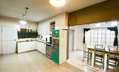 VENTA CASA 5 AMBIENTES TIGRE C/ JARDIN - PERMUTA