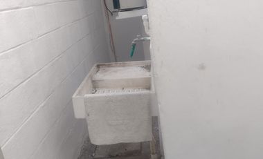 CASA AMUEBLADA DE 1 PISO