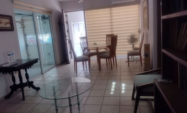CASA AMUEBLADA DE 1 PISO