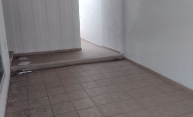 CASA AMUEBLADA DE 1 PISO