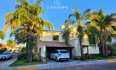 CASA EN VENTA EN AV. NACIONES UNIDAS, PARQUE REGENCY, ZAPOPAN