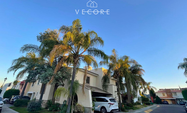 CASA EN VENTA EN AV. NACIONES UNIDAS, PARQUE REGENCY, ZAPOPAN