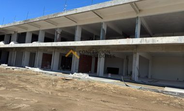 STRIP CENTER LOCAL COMERCIAL 82.5M2 PISO 1