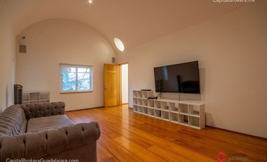 Casa con Alberca de Lujo en Renta en Fracc. Las Palmas Zapopan