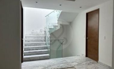 Casa en condominio en venta en Lomas de Tecamachalco