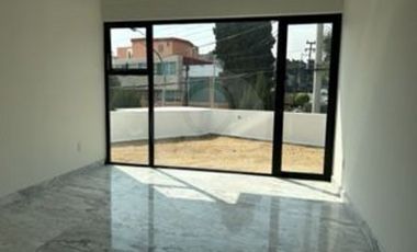 Casa en condominio en venta en Lomas de Tecamachalco