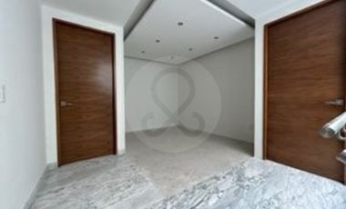 Casa en condominio en venta en Lomas de Tecamachalco