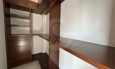 Casa en condominio en venta en Lomas de Tecamachalco