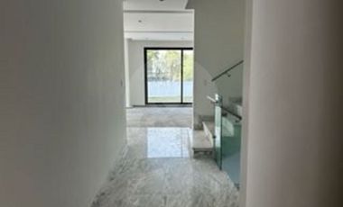 Casa en condominio en venta en Lomas de Tecamachalco