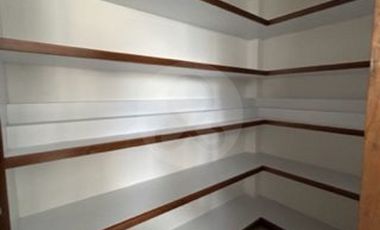 Casa en condominio en venta en Lomas de Tecamachalco