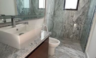 Casa en condominio en venta en Lomas de Tecamachalco