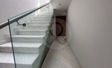 Casa en condominio en venta en Lomas de Tecamachalco