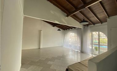 CASA EN SIMON BOLIVAR PARA VIVIENDA O NEGOCIO