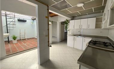 CASA EN SIMON BOLIVAR PARA VIVIENDA O NEGOCIO