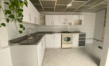 CASA EN SIMON BOLIVAR PARA VIVIENDA O NEGOCIO