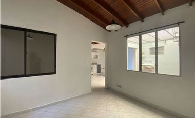 CASA EN SIMON BOLIVAR PARA VIVIENDA O NEGOCIO