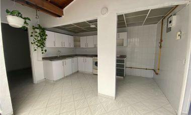 CASA EN SIMON BOLIVAR PARA VIVIENDA O NEGOCIO