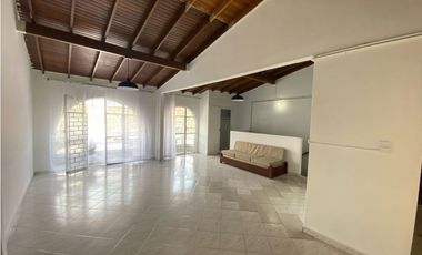 CASA EN SIMON BOLIVAR PARA VIVIENDA O NEGOCIO