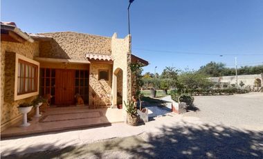 SE VENDE CASA CON TERRENO EN SECTOR CALLEJONES
