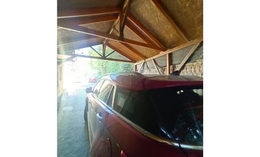 SE VENDE CASA CON TERRENO EN SECTOR CALLEJONES