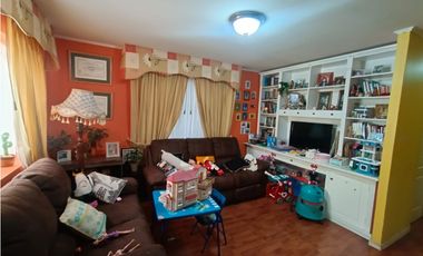 SE VENDE CASA CON TERRENO EN SECTOR CALLEJONES
