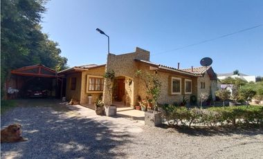 SE VENDE CASA CON TERRENO EN SECTOR CALLEJONES