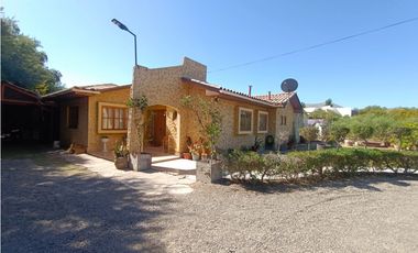 SE VENDE CASA CON TERRENO EN SECTOR CALLEJONES